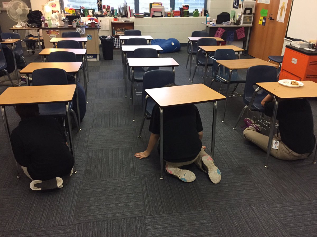 bmpurdue's tweet photo. Shake it out day @IrvingtonPrep https://t.co/0Ip0aPvpFM