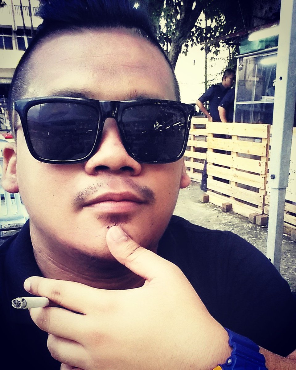 alongsepet786's tweet image. PAYUNG SIKIT "KERTAS PASIR" GRED A !!

HAHAHAHA XD SEMPUDAL BETUL !

#hariharicariduit
#missmyself
#damn