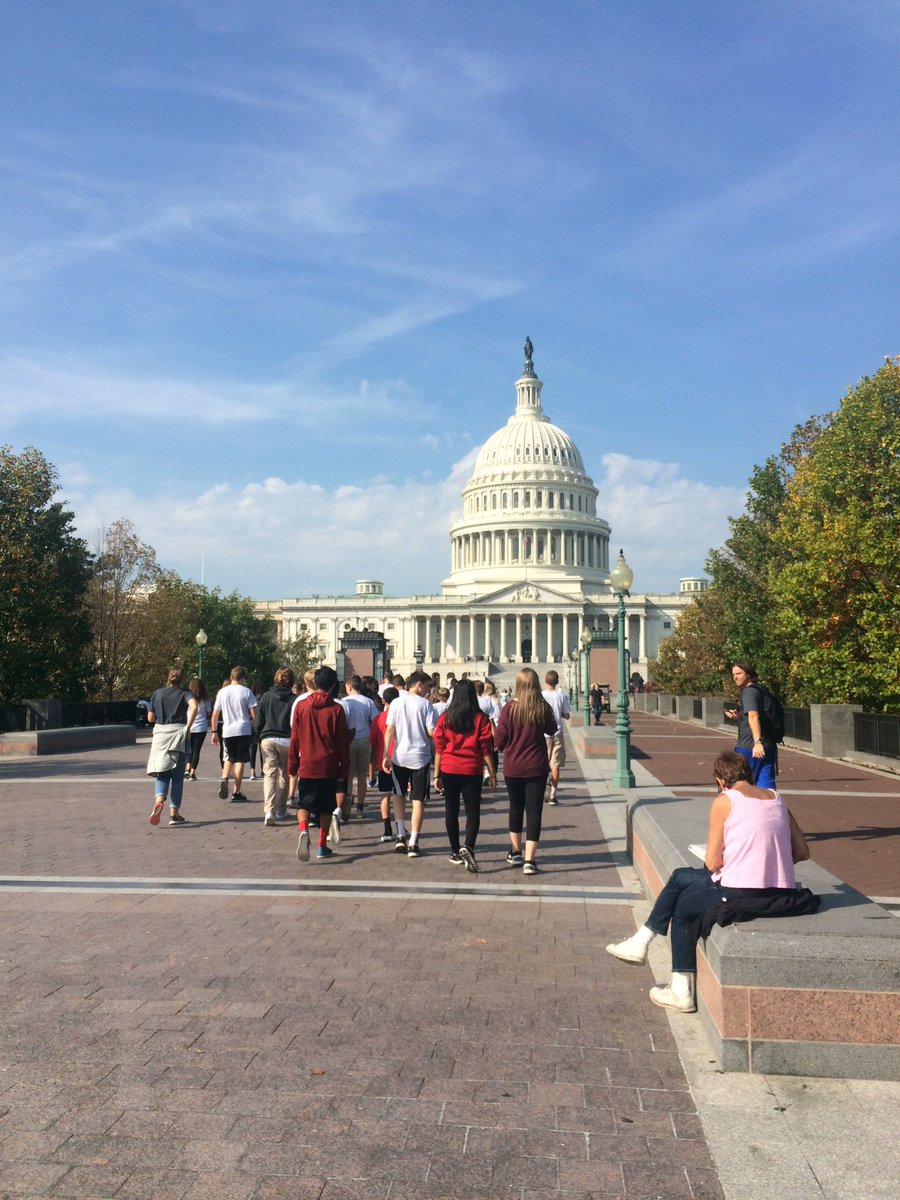 ohmsWDC's tweet photo. See ya later, US Capitol. #bus6 #hyattsdc2016 https://t.co/2te3IbZknb