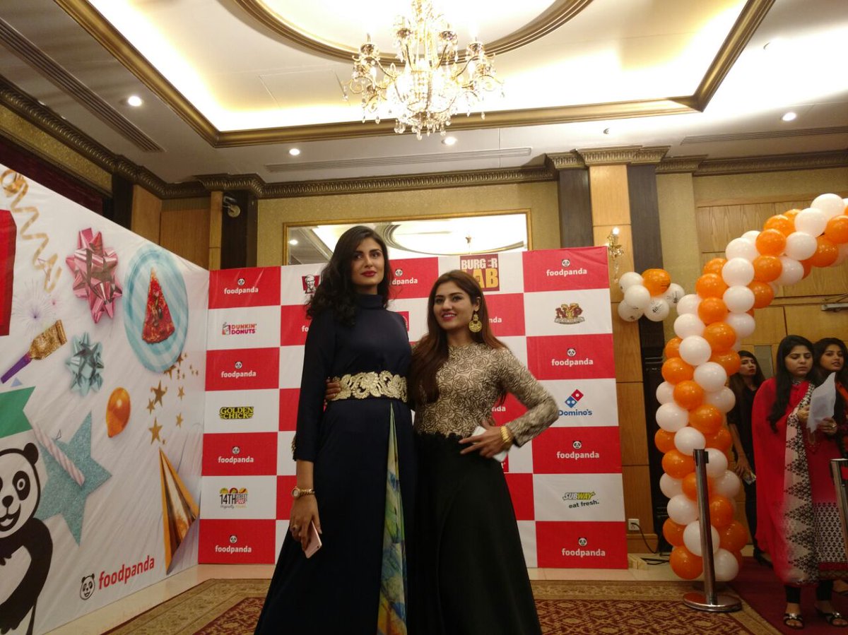 brandsynario's tweet photo. Live and exclusive from #foodpandaturns4 #stringmedia #happeningnow in Karachi https://t.co/wt0eFzLmv9