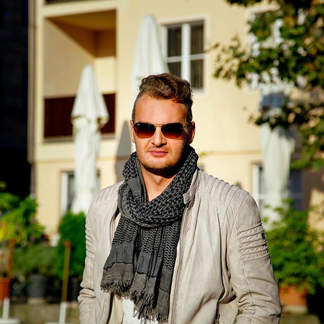 proofeyewearin's tweet photo. Fashion changes, but style endures.
#Proofeyewear #fashion #eyewear #india #indiafashion #iloveindia #glass #iwantproof #mensfashion  #happy https://t.co/3M5X8ZqPrj