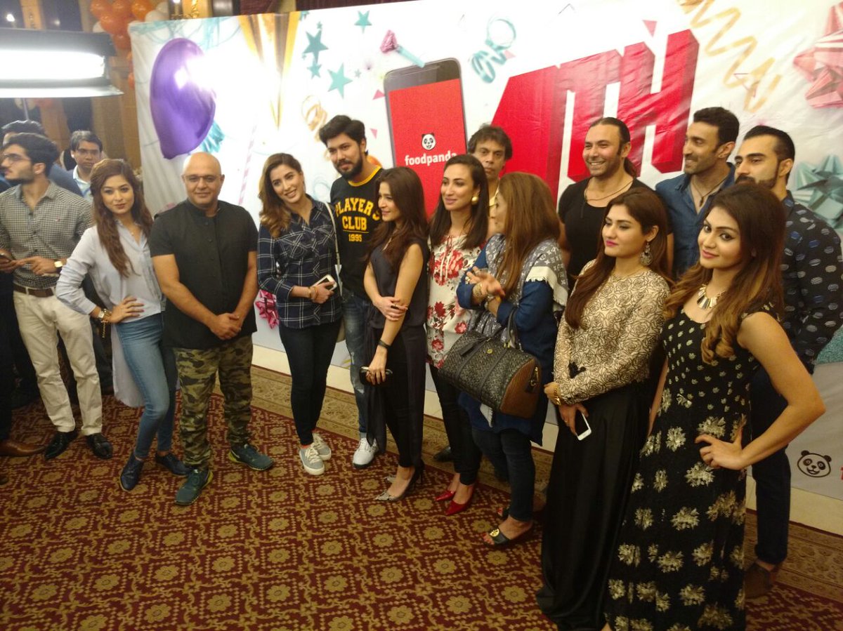 brandsynario's tweet photo. Check out this whole lot of celebs at #foodpandaturns4 #stringmedia
#aliazmat @anousheyashraf @ayesha.m.omar @mehwishhayatofficial & more https://t.co/5sSaSgBsCZ