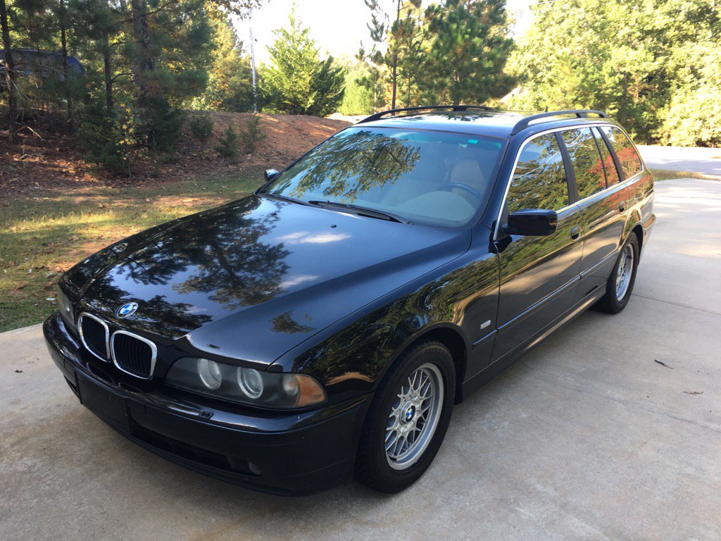 dasos's tweet photo. Since it's day light, here is a better picture #e39love #WagonsForEver @bmw @BMWUSA https://t.co/6XGrYROS4y