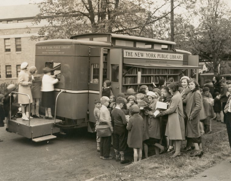 Huntington Library tweet media