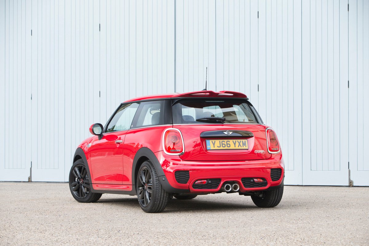 Meet the new #MINI Cooper S Works 210 with increased power thanks to the JCW Tuning Kit.
