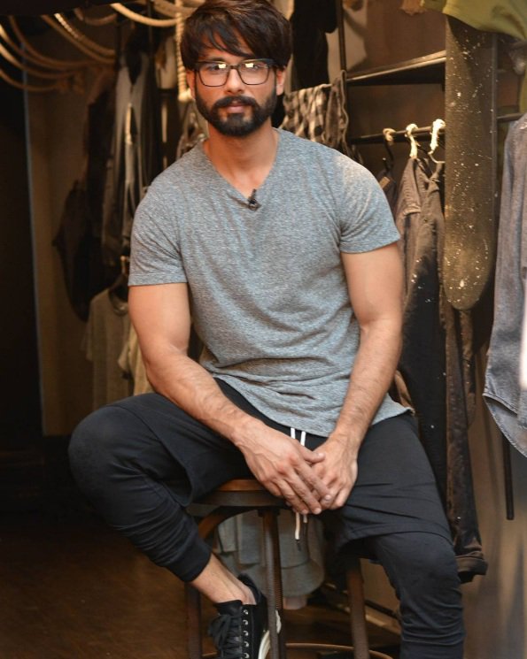 ShahidsGang's tweet photo. #SKULT by SHAHID KAPOOR 
Follow ❤️➡️ https://t.co/OHBGQotCbe
Follow ❤️➡️ https://t.co/LYWsTurYJa
Like / Share ❤️➡️ https://t.co/TlHjnLjHqT https://t.co/2qS2ksATUL