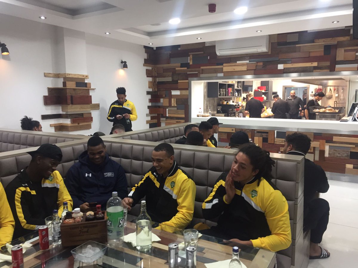 FoodFusionDine's tweet photo. @BradfordBullsRL @bradfordbulls16 recognize these guys? Eating right on your doorstep last night here on Manchester Road https://t.co/XGPtOl7Awv