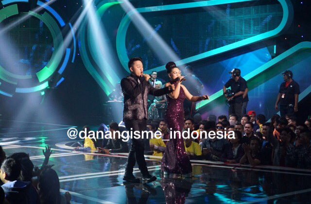DANANG_isme's tweet photo. @DA2_DANANG &amp; WENI on STAGE #DANANGonBintangPantura3 https://t.co/oEJljtIc6F