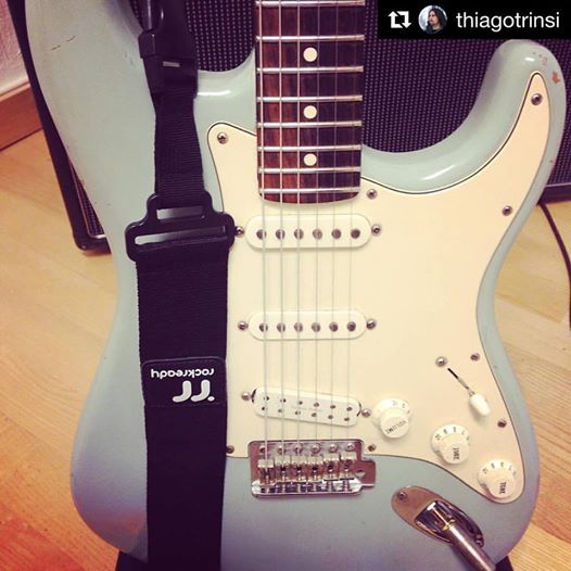 Looking for a killer strap? 

#repost <a href="/ThiagoTrinsi/">Thiago Trinsi</a> 
・・・
Trinsi's Strat + RockReady! #guitar #getrockready