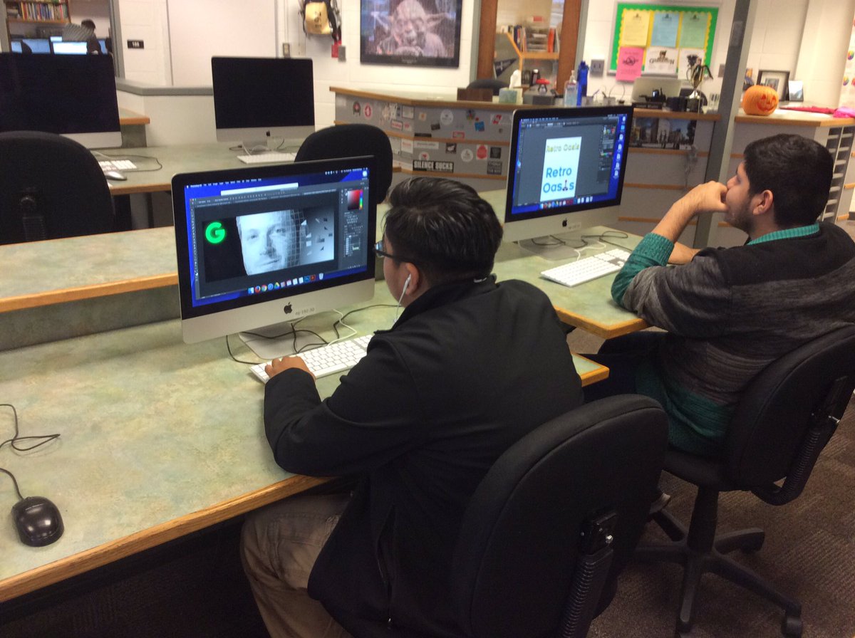 RachelVissing's tweet photo. Students in graphic arts working on t-shirt designs! #214ready @EGHS_Graphics https://t.co/haSr2WUt2N