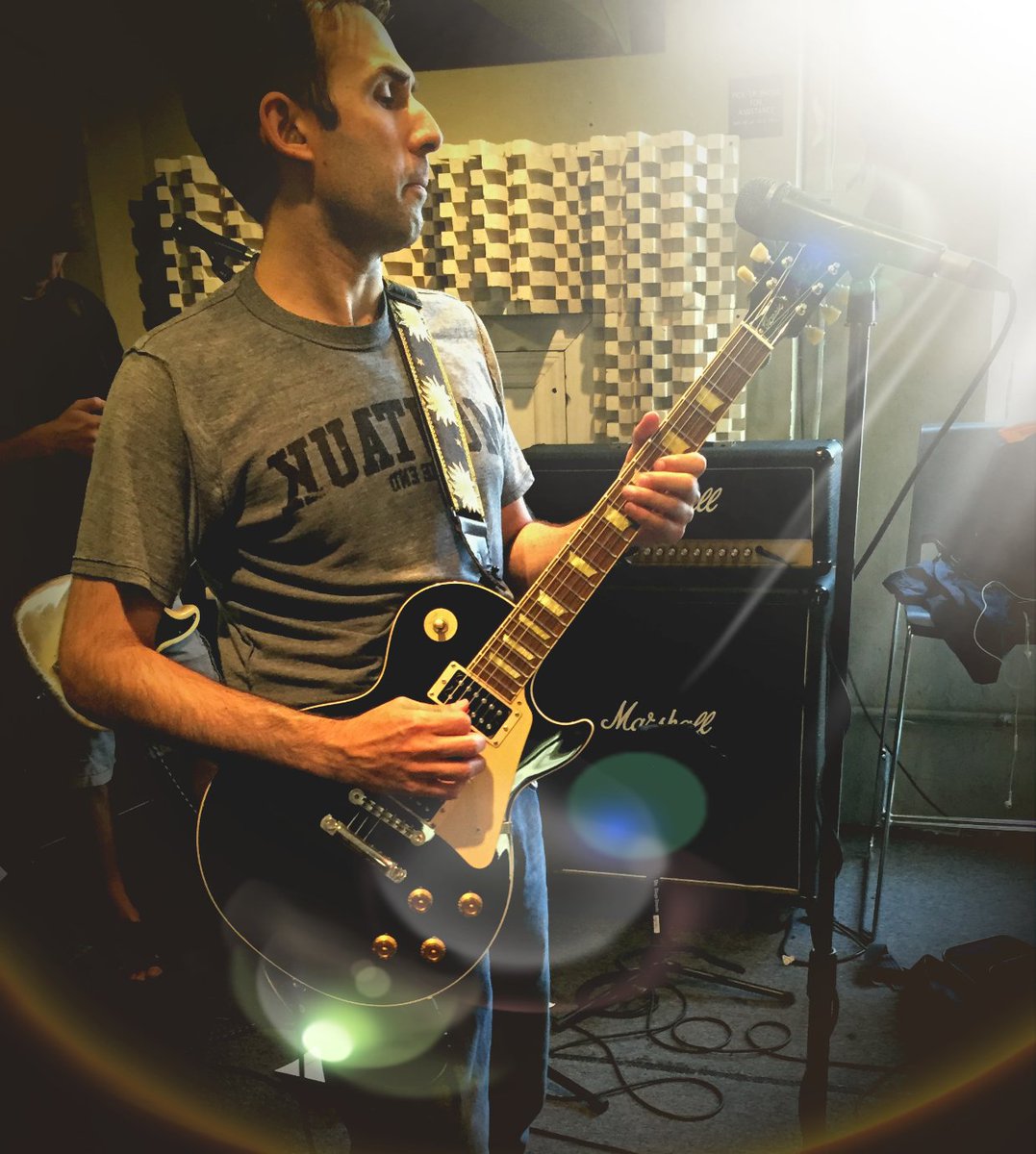 TheCommuters's tweet image. While my guitar gently weeps...