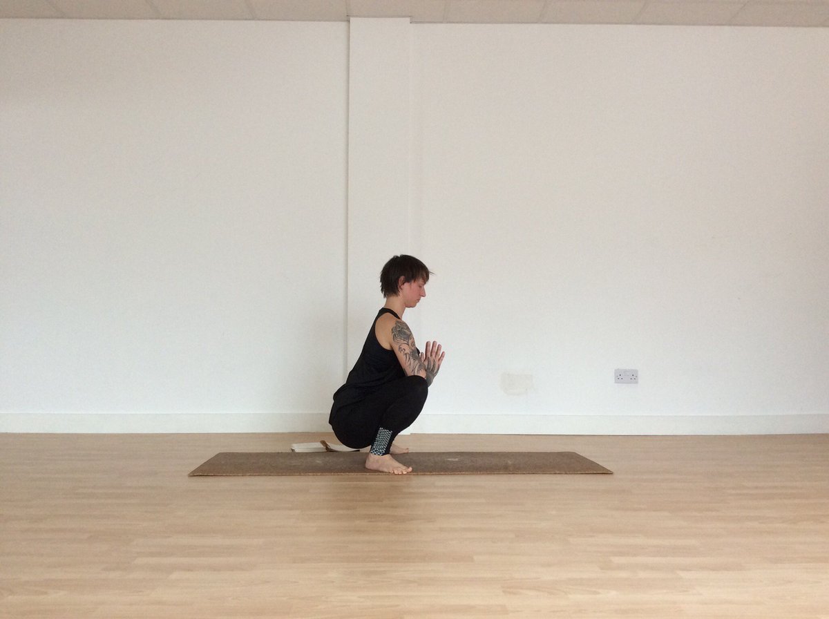 Go_Shasharishi's tweet photo. Join me Friday’s 10:15 at @feelhotyoga #Watford for hip and hamstring health! #ItsFridayLetsSplit #hipsnhams #yoga https://t.co/PyUR6KR0An