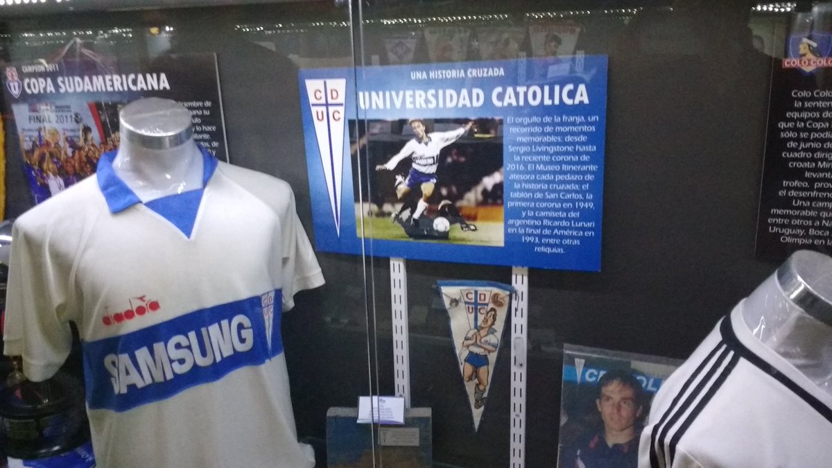 delacatoradio's tweet photo. Elementos presente sobre la UC en el #BusMuseoDirecTV en su paso por la zona norte del país #LosCruzados https://t.co/Hwyz63GMrP