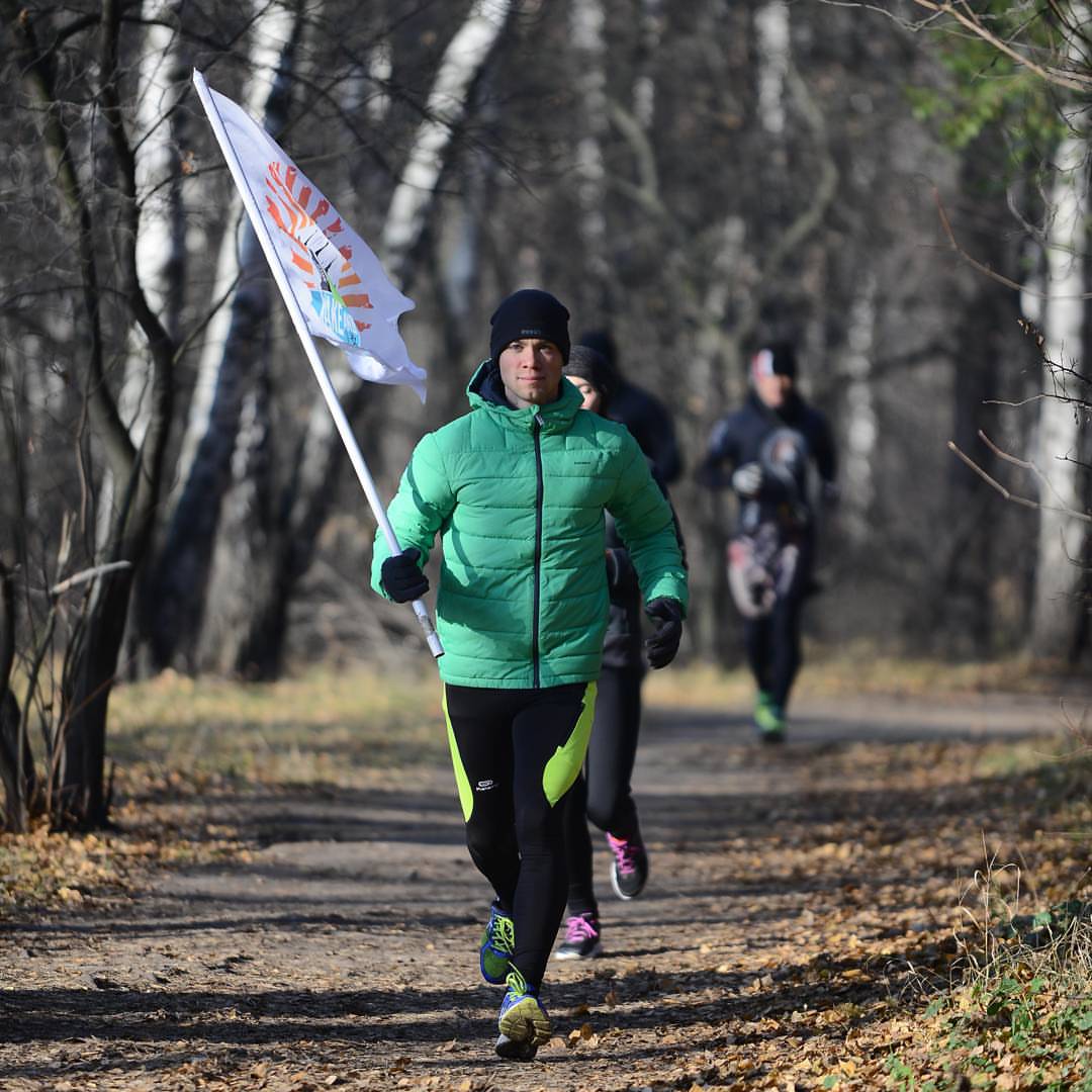 wakeandrunclub's tweet photo. Ждем всех сегодня на тренировке в парке Кузьминки! Сбор у главной сцены, начало в 20:00. Тренировку проводит Александр Орлов #wakeandrun https://t.co/LOahYBzKSa