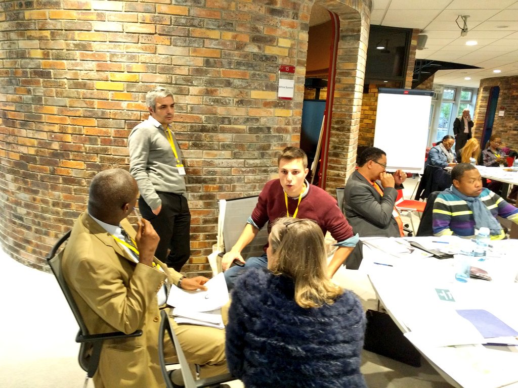 _Nouss_'s tweet photo. Nos entrepreneurs en pleine réflexion sur l'identification de l'ADN de leurs marques. #branding #AfricaSummit16 @Club_Afr https://t.co/RPMi2gHNX3