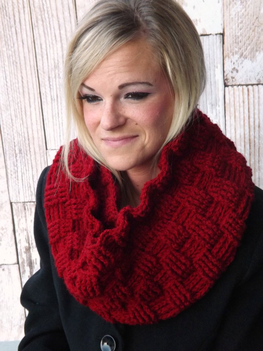 JTangledThreads's tweet photo. Chunky Infinity Cowl - Red Basket Weave Cowl - Hooded … https://t.co/9gNZ7sB3r7 #JensTangledThreads #RedInfinityCowl https://t.co/pOXPs7bKGO