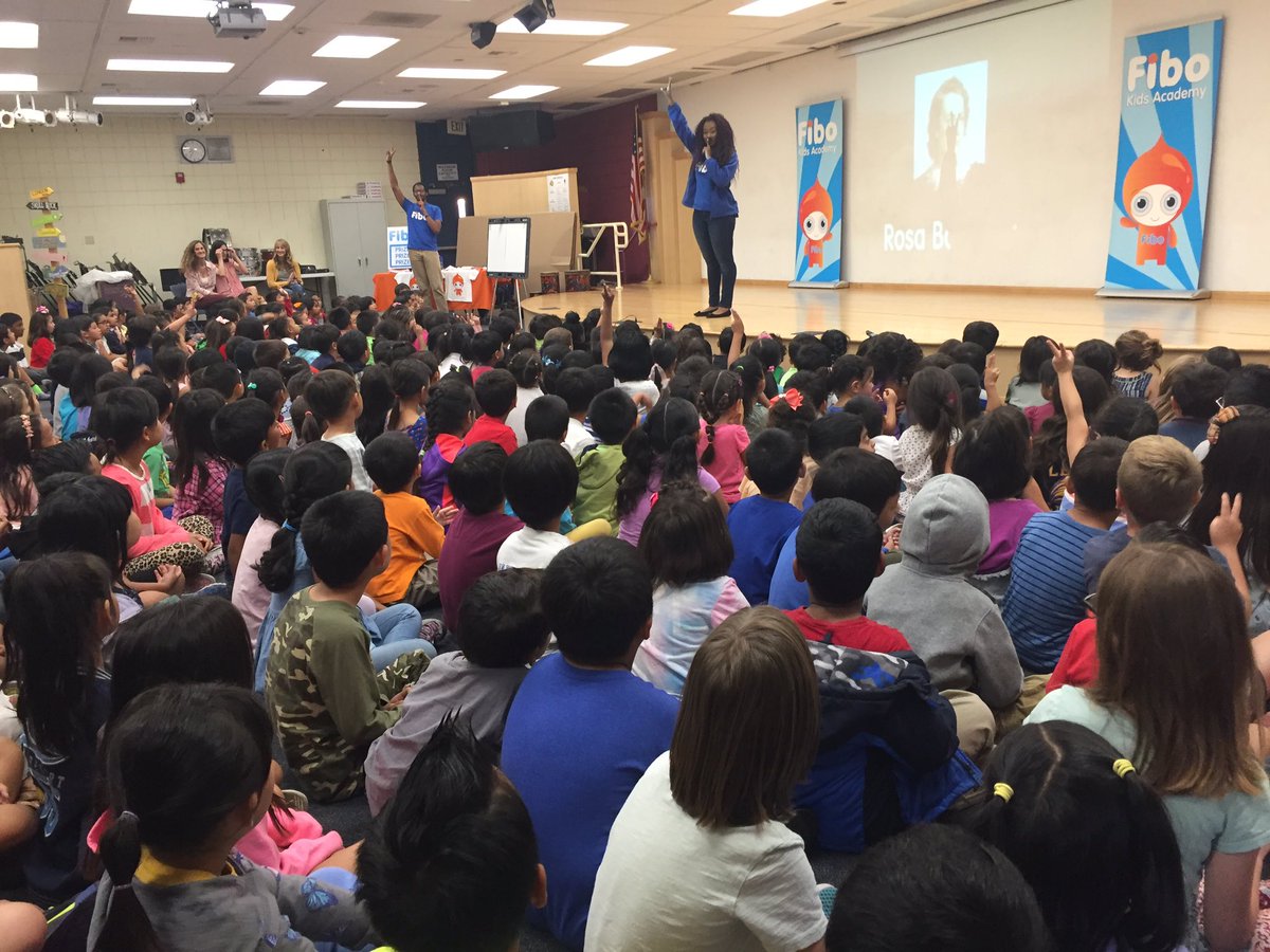 mrlongc3's tweet photo. Leal students learning about Rosa Bonheur and the value of art! @Leal_Lions #keepingitleal #morethanascore https://t.co/jPIvDf8Oe2