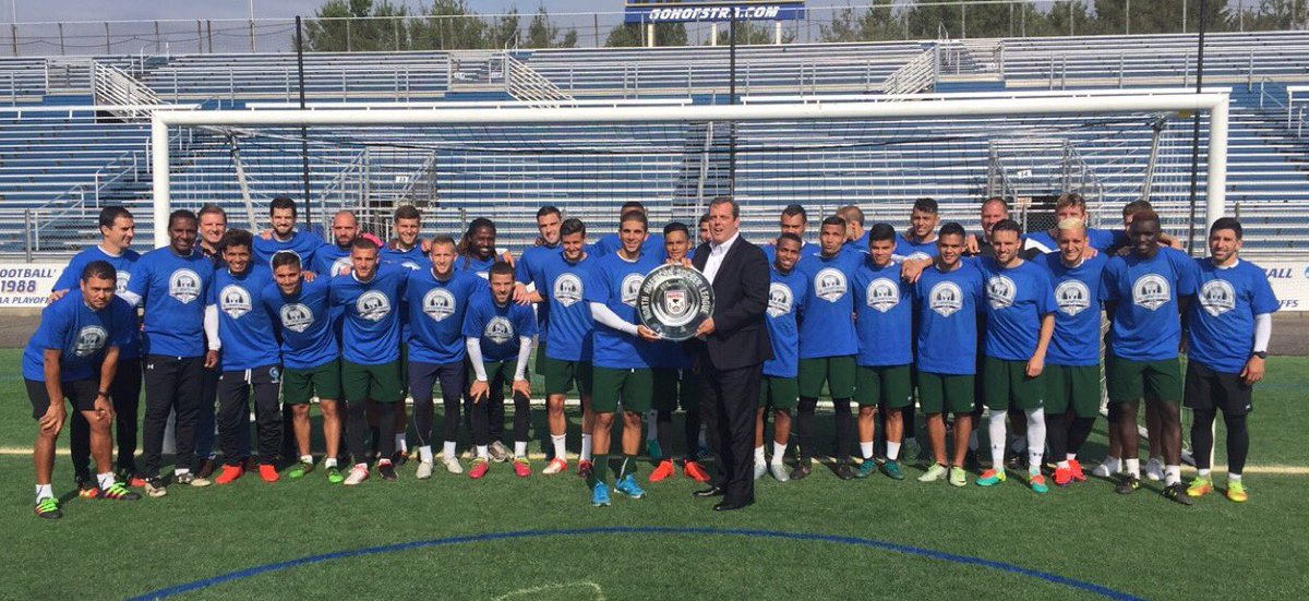 NYCosmos's tweet photo. Trophy in ✋, so now it's REALLY official.

Your 2016 @naslofficial Fall Season Champions! #ForeverGreen https://t.co/HoYrzdRzYQ