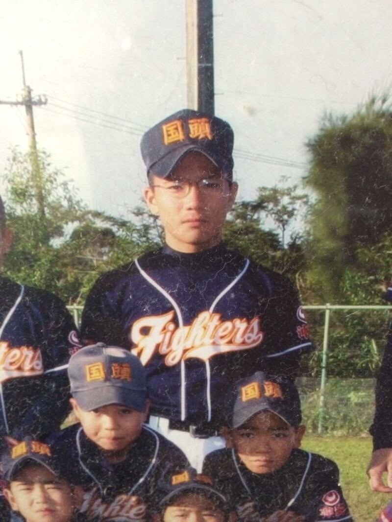vYPDzierZ1DOfso's tweet photo. データフォルダみてたら
なつかしいのでてきた😂😂
６年生の時の写真😳
自分右下ってことより
上の人監督じゃないよって
言いたい😂同級生だよ😶✌️ https://t.co/z7p5gzgOlF