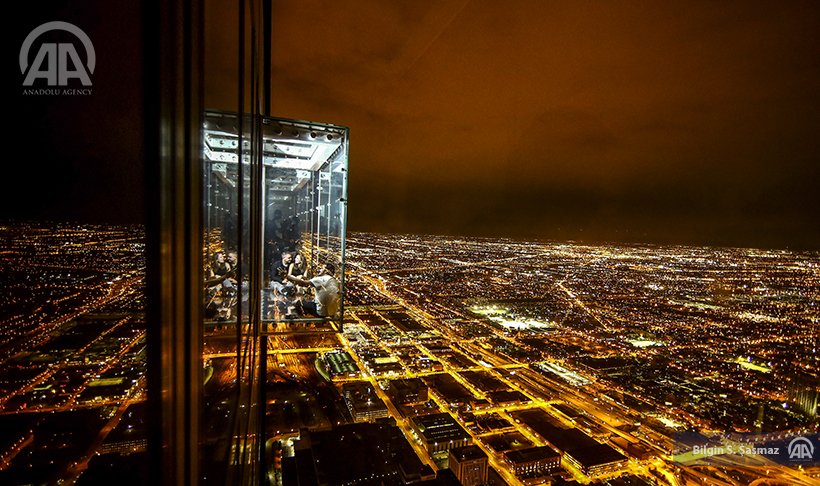 anadoluimages's tweet photo. #Cityscape of #Chicago from #SkydeckLedge at #WillisTower, second-tallest #skyscraper in #UnitedStates #IL #USA
#AA #sunset https://t.co/1NtHaKk5BH