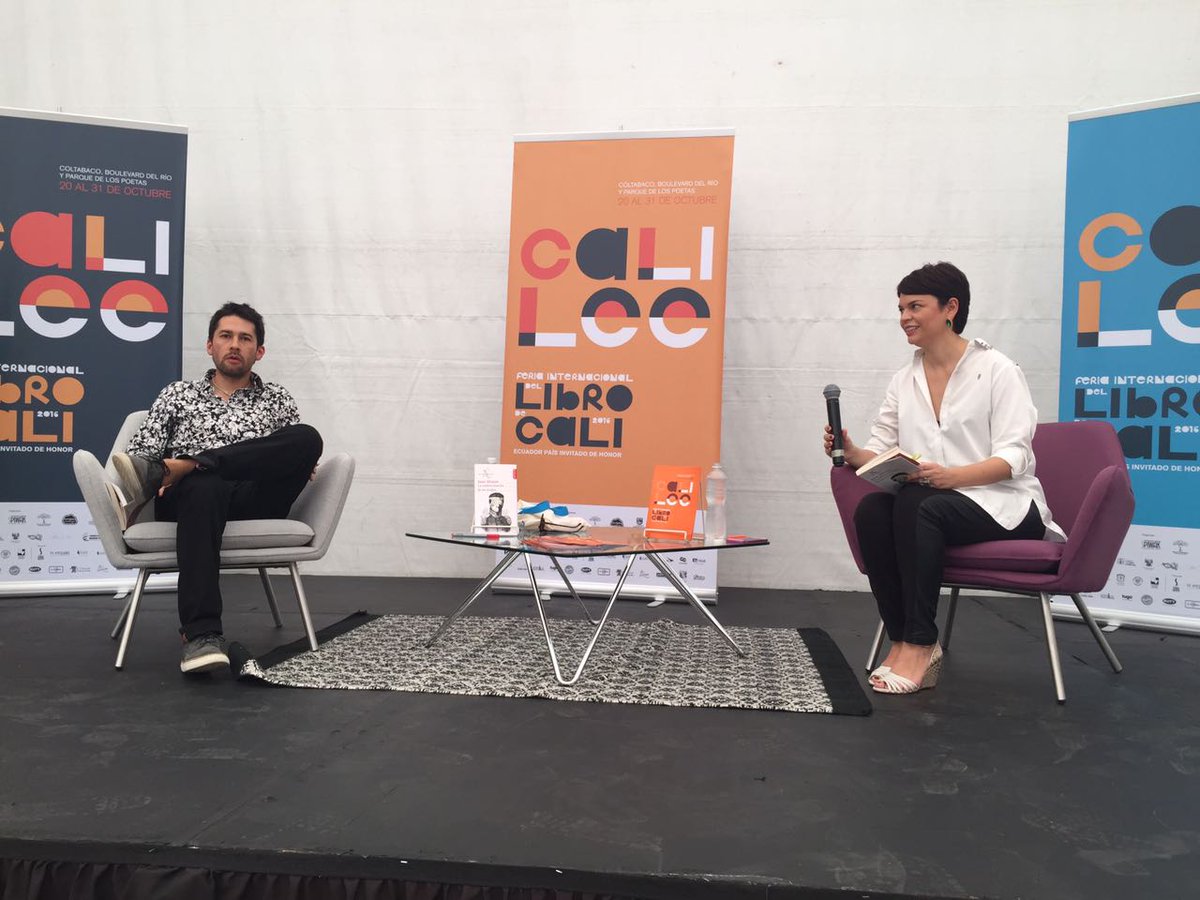 PlanetaLibrosCo's tweet photo. «Como Forrest Gump, pero en Colombia»
A esta hora @_JuanAlvarez_ en @CaliFeriaLibro presenta su novela #LRMDLM Presenta @PGPaolaGuevara https://t.co/ZtUTIhpAWS