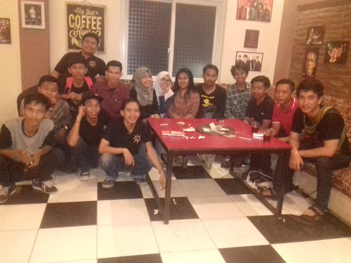 akbarutamaa's tweet photo. Para panitia #GCE2016 yg brasal dari lintas komunitas Kreatif kab.Gowa Cc @AdnanPurichta @andiifal https://t.co/X6kQzTgaln