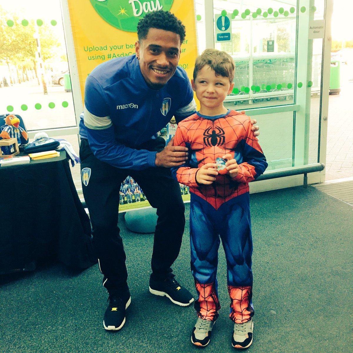 kerrybknight's tweet photo. Great fun meeting @ColU_Official at @asda #AsdaColchester today 👍🏽 https://t.co/XUAeopr9PS