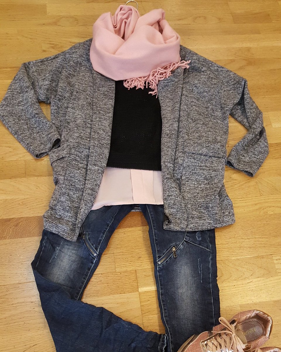 AnnikaModa's tweet photo. #outfit # Girls  #moda #otoño #basquecountry #euskalherria #bergara #moda #fashion #fashionblogger #streetstyle https://t.co/Z5FSUPgTnQ