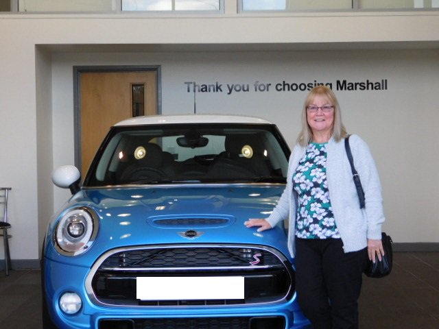 Happy customer collecting her #MINI Cooper S 3-door Hatch from Rob <a href="/Marshall_MINI/">Marshall MINI</a> #adventures #marshallmoments #66Plate