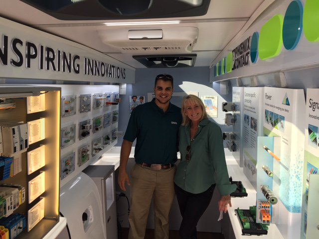 dcinfomobile1's tweet photo. Made it to Southern California.  No cold weather here - just sunshine, happy faces, and lots of interest in my DC products. https://t.co/zZsgdDiQB4