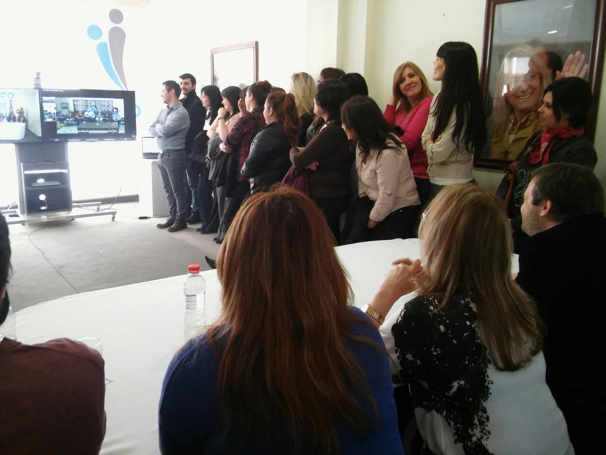 _SantaCruzAr's tweet photo. [AHORA] @AliciaKirchner realiza vídeo-conferencia con las delegaciónes de Ispro de Caleta Olivia, El Calafate, Piedra Buena, Perito Moreno https://t.co/v70wQwsWxe