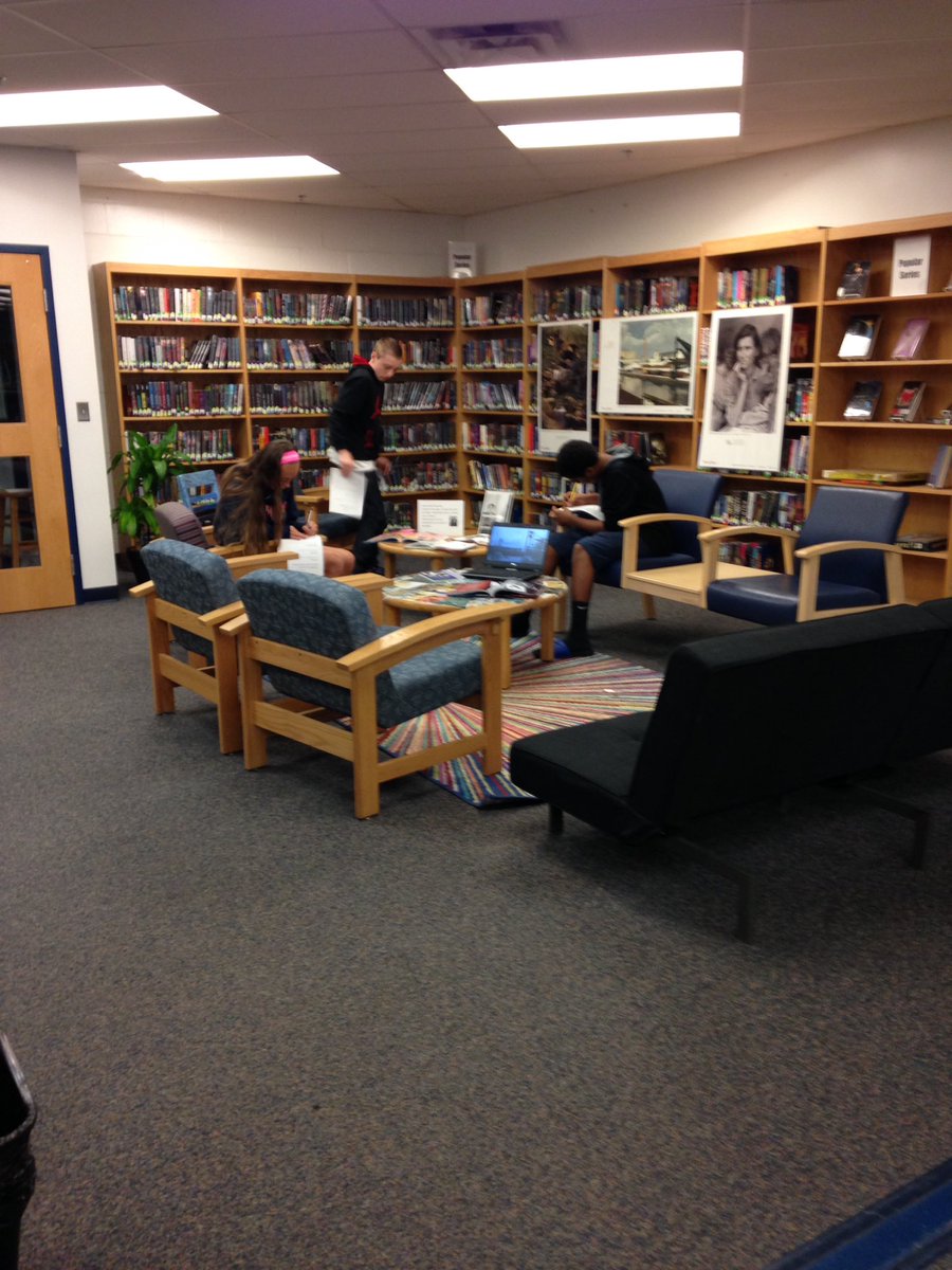 wtwlib's tweet photo. Students exploring our 1930's stations #guidedinquiry https://t.co/tuBGGMyuWy