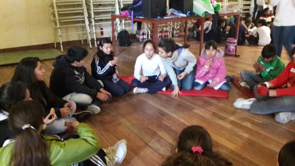 Alexand57425146's tweet photo. Gran convocatoria de Niños y Jóvenes en el Pre Foro de Niñez, Juventud y Derecho a la Comunicación. https://t.co/9fUnLIJqdz