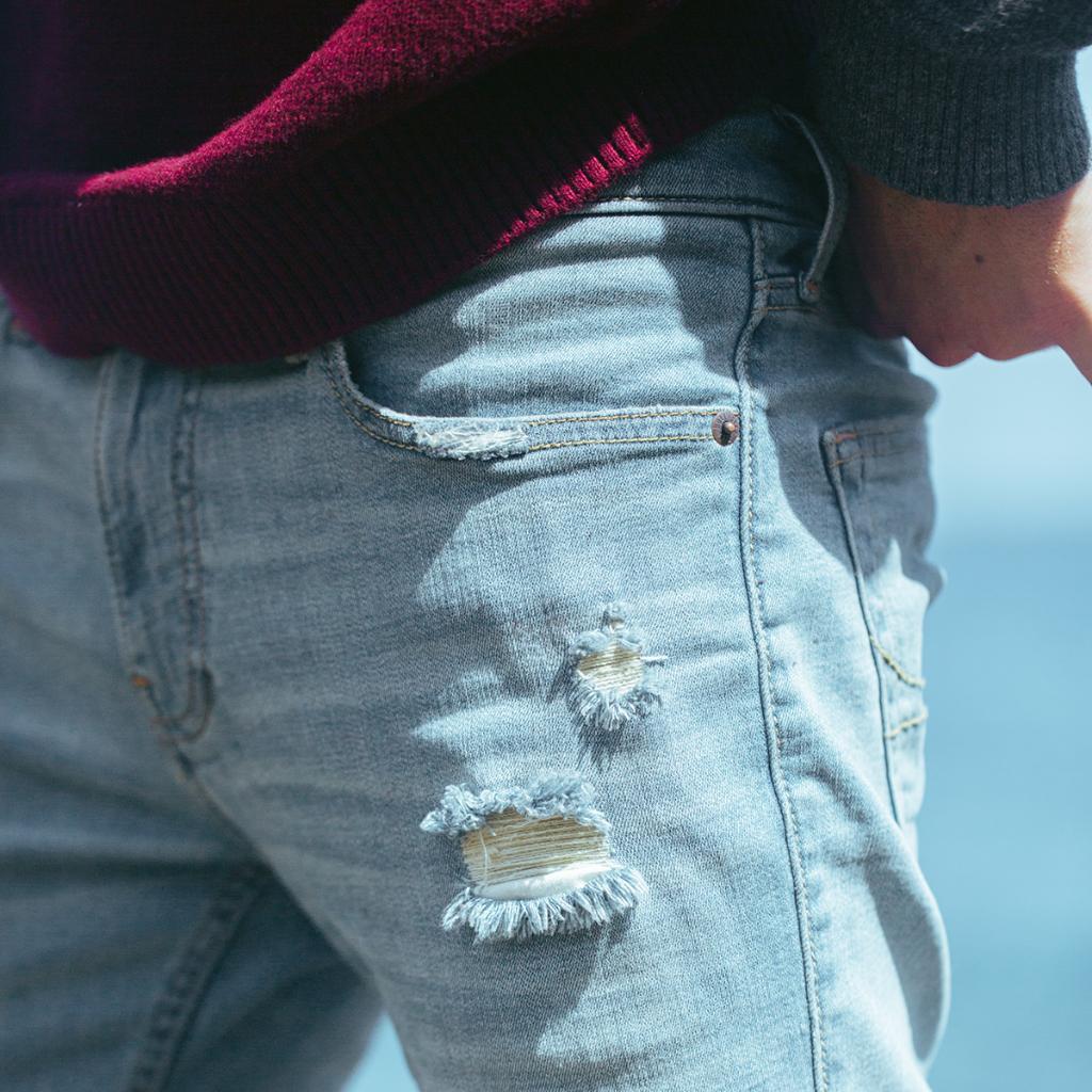 HollisterCo's tweet photo. Our highest level of stretch looks good distressed. #HCoAdvancedStretch https://t.co/0gs8ZjP6Hl https://t.co/4wkcZcWcuv