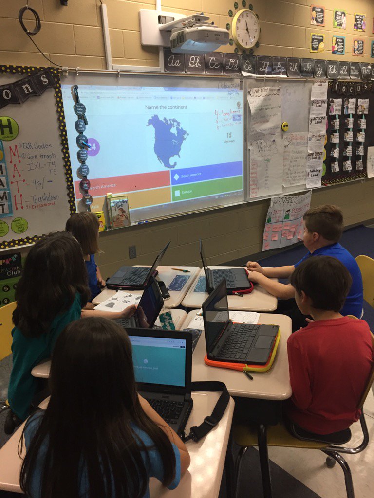 Playing Kahoot and studying continents 🌎🇺🇸❤️ #bluffparkpanthers
