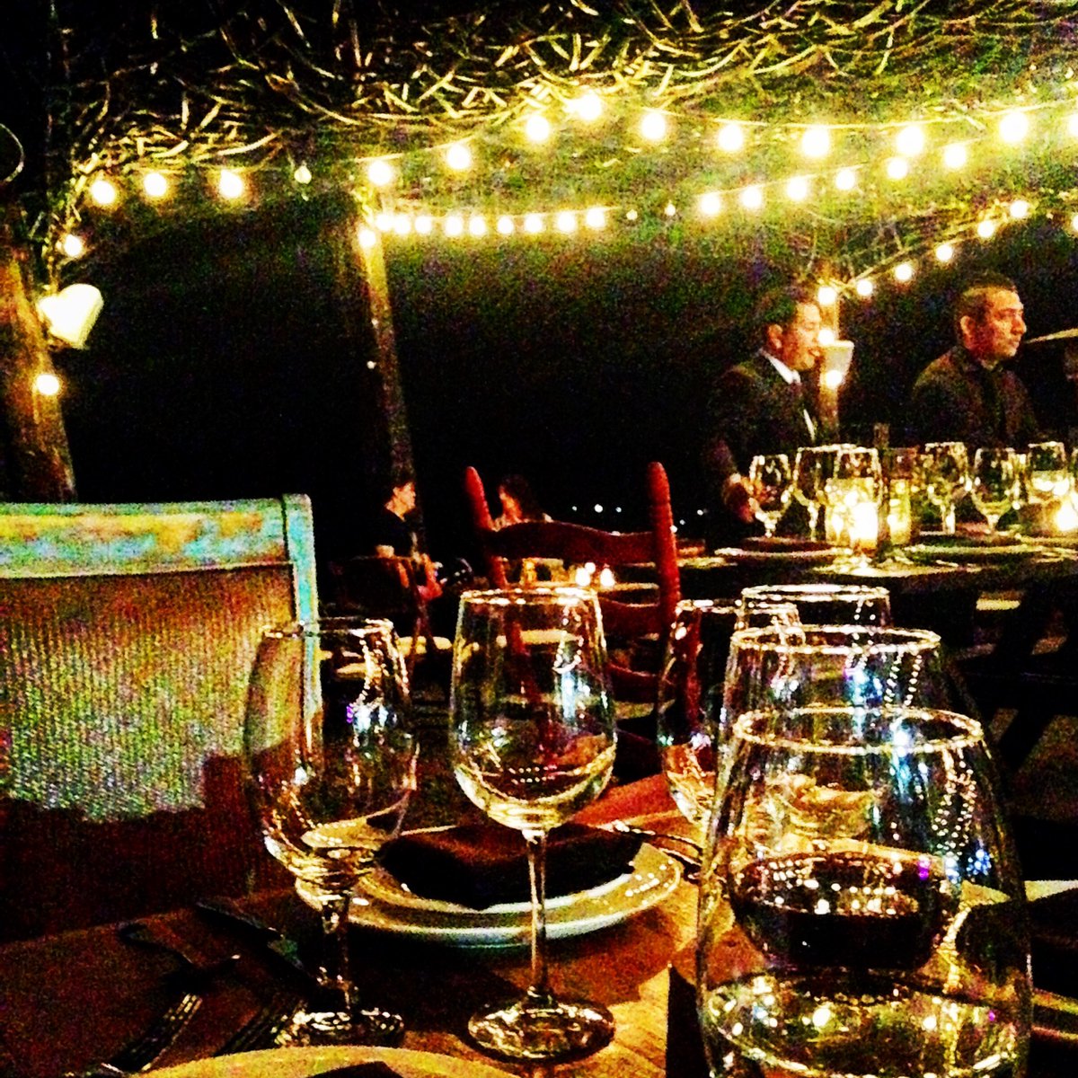 ProyectoVino's tweet photo. La magia Del Valle de Guadalupe envuelve #LaCenaDeTodos @ensenadacrea @FoodDesign2016 @mexicandesign @UNESCOMexico #WeLoveMagic ✨ https://t.co/ZWgn5fFR9Q