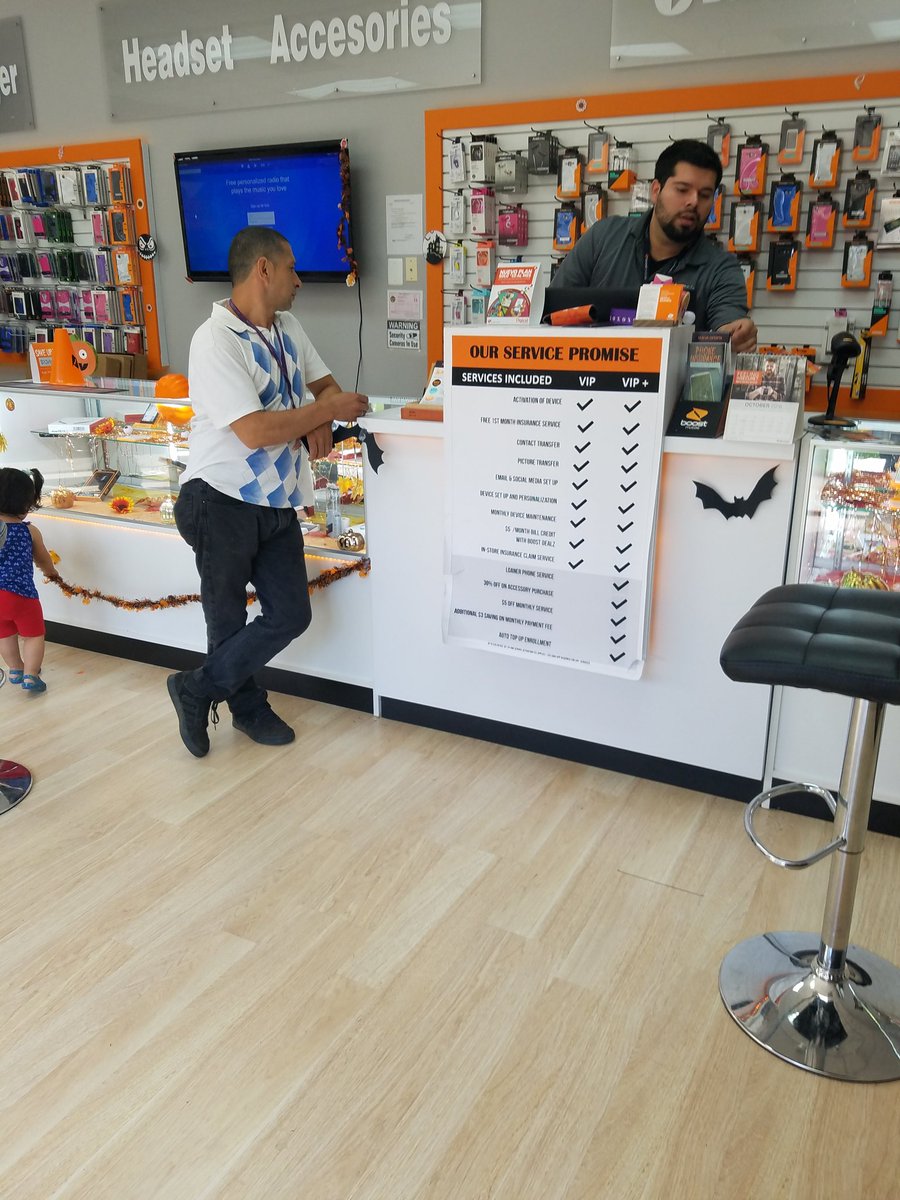 Thurs Table at Mobile Factory <a href="/Allin_SPG/">Bryan</a> @TjonesSprint @Mitchell_Boost @BkHedl1 @SPG_Josandy @spgwmd @BillGSPG_DC @Kedez_SPG <a href="/tonywagner29/">Tony Wagner</a>