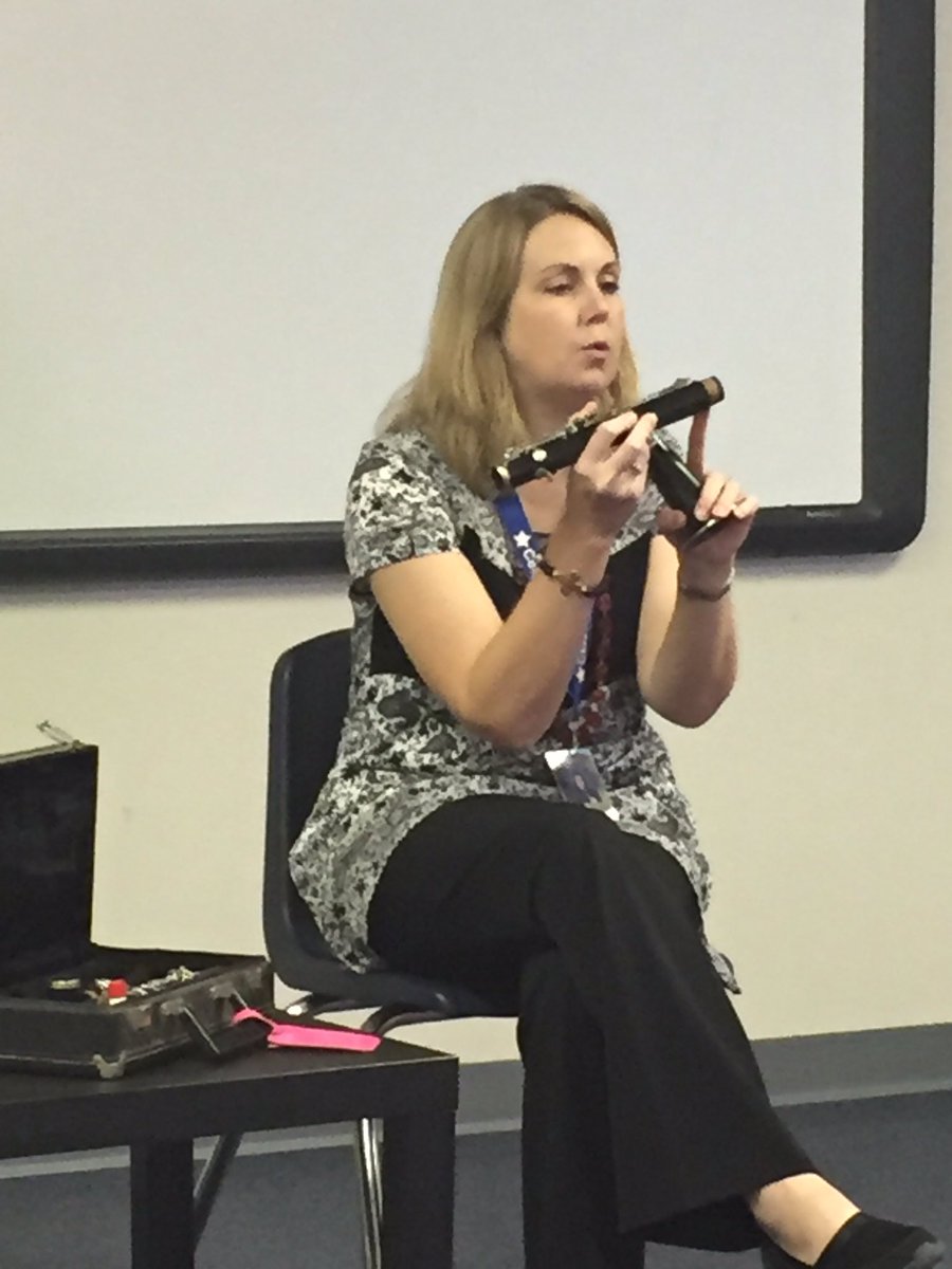 CISDmusic's tweet photo. Mrs. Martin taught 4th and 5th graders about the clarinet as we prepare to go to the symphony. #symphony2016 @CelesteElem @thecelesteisd https://t.co/5QHcfgbjuQ