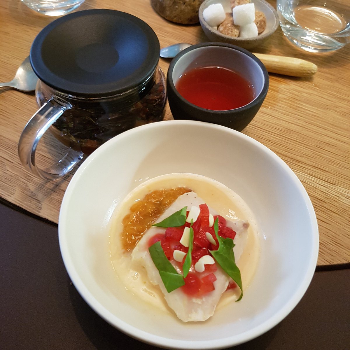 LuxuryColumnist's tweet photo. Just one of the amazing bowl dishes at new #brussels restaurant @SAN_Bruxelles in Sablon #luxurytravel #foodie https://t.co/b6bTaVJB8s