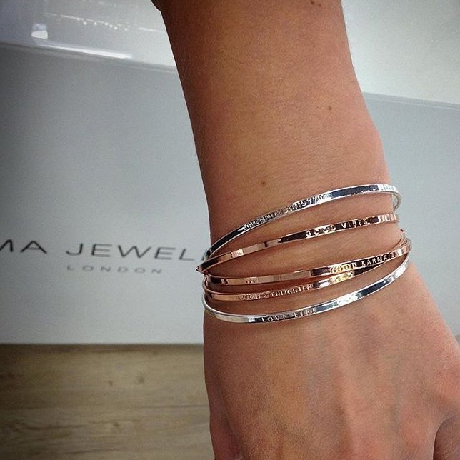 JomaJewellery's tweet image. We love this minimal Message bangle stack! Mix silver and rosegold for the ultimate autumnal look JJx #jewellery #wriststack #regram