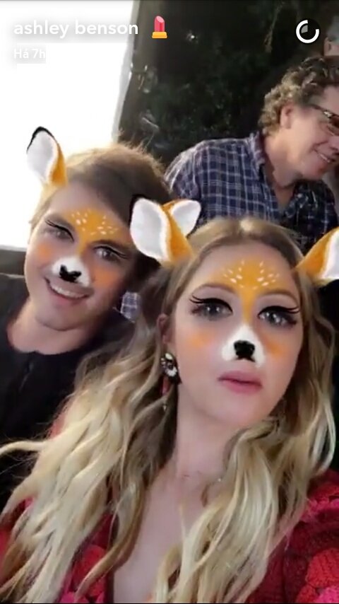 BRcrazymona's tweet photo. #HalebSnaps @tylerjblackburn @AshBenzo https://t.co/F3MQYAIDHU