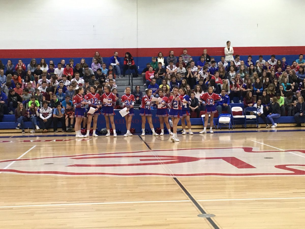 LHSChiefs_CHEER's tweet photo. Fall sports pep rally fun! #chiefspirit https://t.co/qu3t0ZQa8W