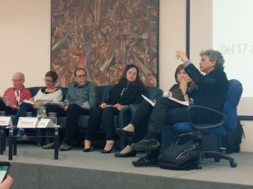 Habitat3Alterna's tweet photo. Pablo Vega (justicia espacial) "La ciudad no fue hecha para caminar, por eso los peatones no tienen derechos" #Habitat3Alternativo @FLACSOec https://t.co/lA3mmRUJVO