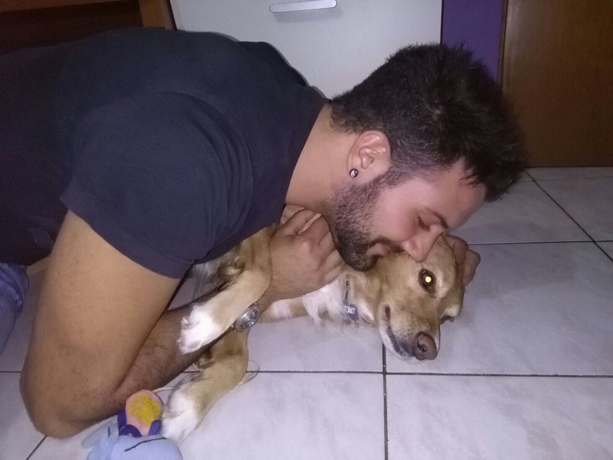 NathanRaiderFan's tweet photo. True love @NathanRaiderFan @NathanRaiderXXX #love #dog https://t.co/JqKW6NT3dT