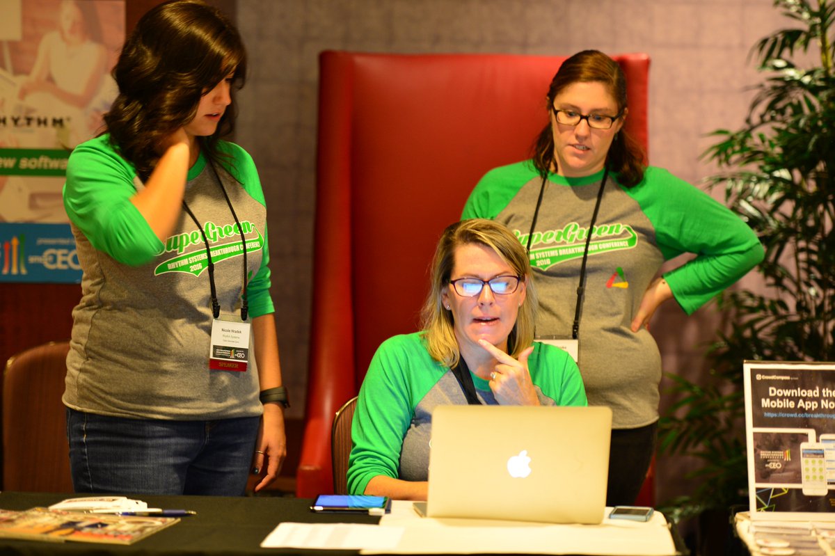 RhythmSystems's tweet photo. Helping each other out at #Breakthrough16 #CBJLive @CBJEvents @MelissaPerna2 @nicolehrad @ac11215 https://t.co/ffLwqyBeO9
