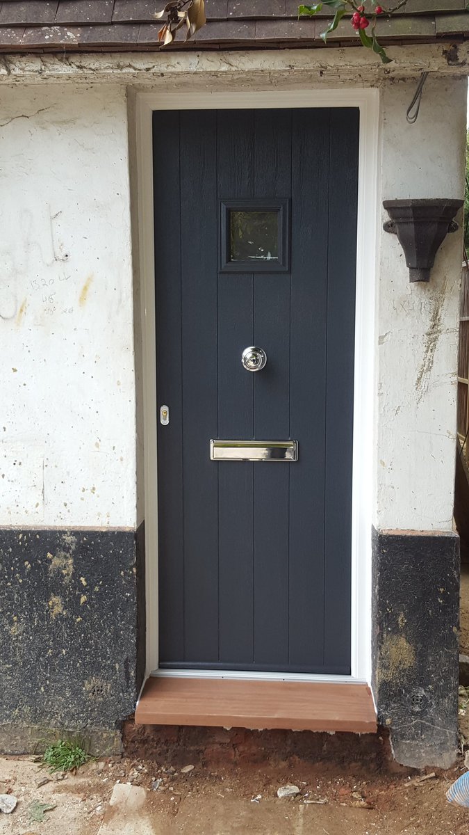 SianPropertyImp's tweet photo. Finished installation of an anthracite grey traditional style @SolidorLtd door on a Harwood cill @kommerling_uk https://t.co/9MZCcQhw4l