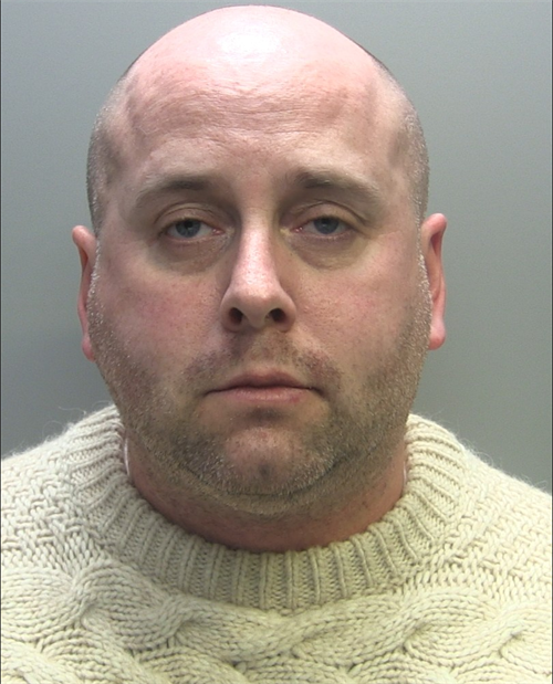 #Wanted 
¿Has visto a este hombre?
Se llama Steven Carruthers
Se le busca en #ReinoUnido por pederastia y podría estar en #España
📞062
📞091