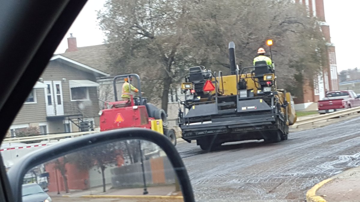 That's a paver moving on to the bridge, folks 😊 #SwiftCurrent