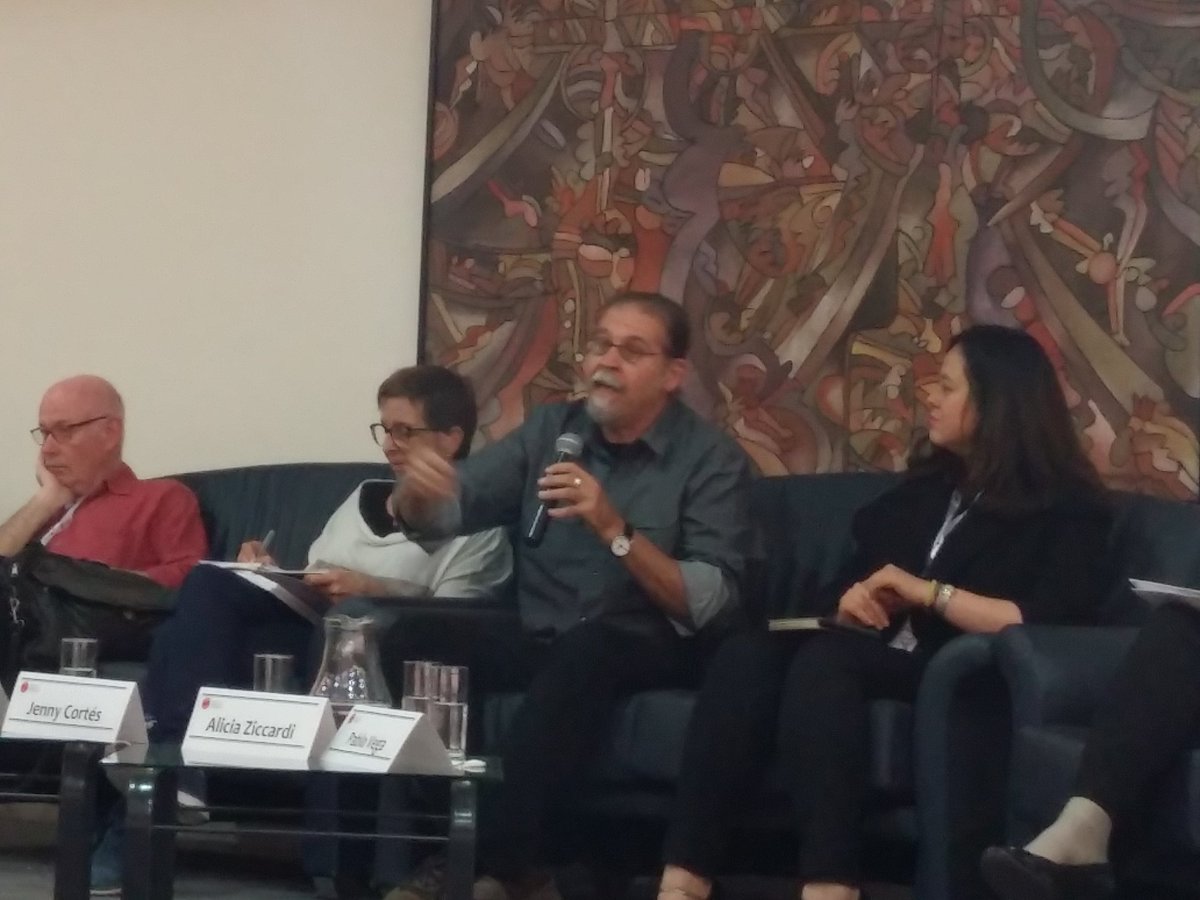 Habitat3Alterna's tweet photo. Pedro Abramo "los gobiernos locales deben reinventar los procesos de participación" (justicia espacial) @FLACSOec #Habitat3Alternativo https://t.co/l7V70Nbx8L