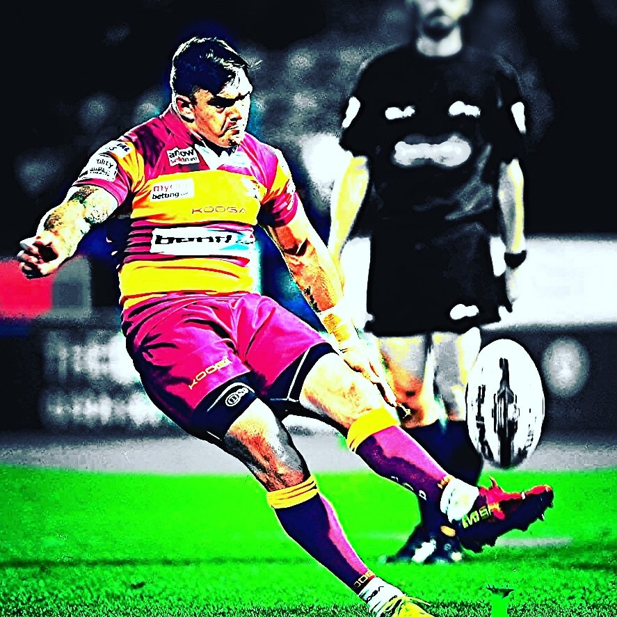 MatthewMeade13's tweet photo. Danny Brough Edit #HuddersfieldGiants #DannyBrough #6 #Brough #Legend #SuperLeague #Huddersfield #Broughy ๐๐๐ช๐ https://t.co/7GTFhnkEG9